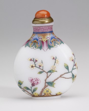 Snuff Bottle, with painted magnolia and peony