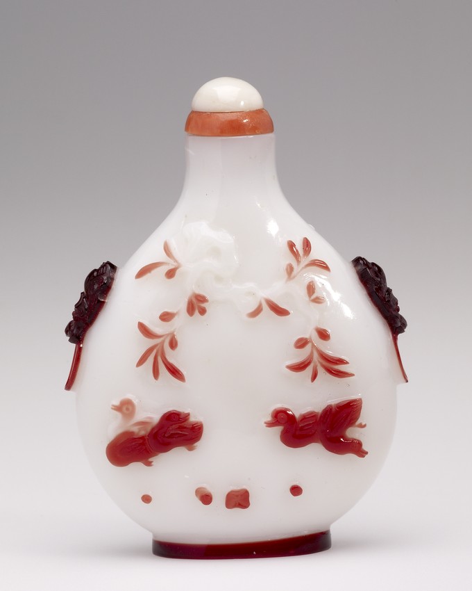 Snuff Bottle, with four carved ducks