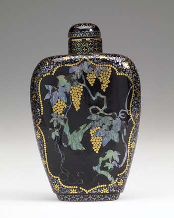 Snuff Bottle, with inlay depicting birds, flowers and grapes