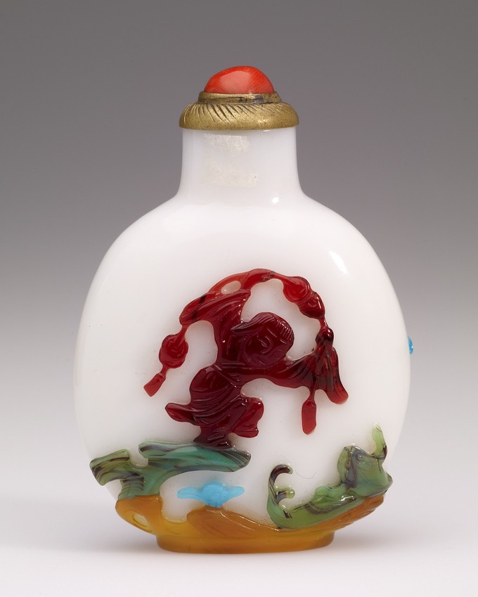 Snuff Bottle, with overlay depicting Liu Hai trying to rescue his three-legged toad
