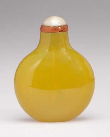 Snuff Bottle in Imperial Yellow Glass