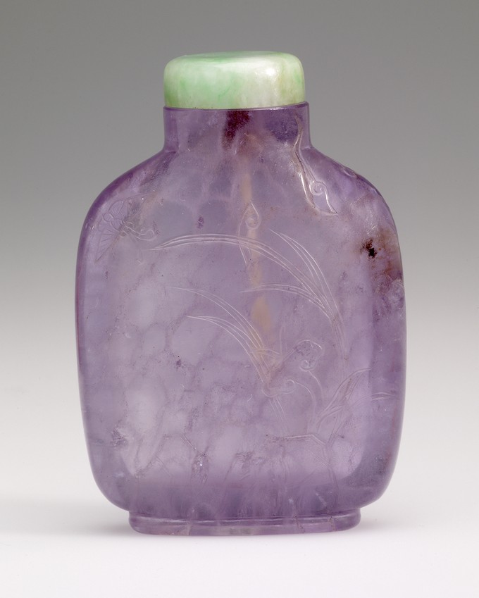 Snuff Bottle in Amethyst with Fungus and Butterfly