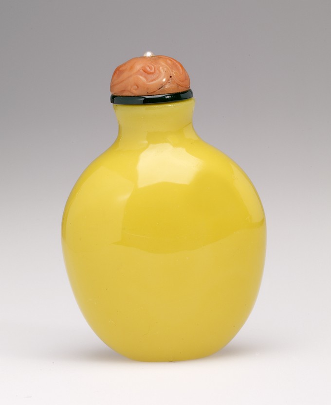 Snuff Bottle in Imperial Yellow Glass