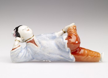 Snuff Bottle, moulded in the form of a reclining lady