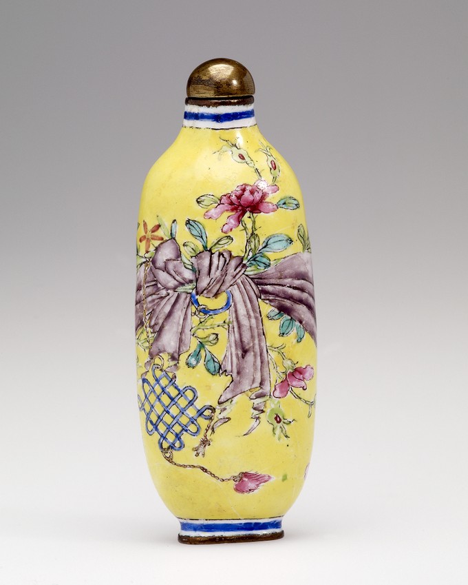 Snuff Bottle painted in famille rose enamels with a sash