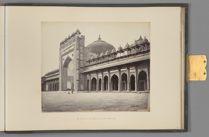 [Futtypore Sikri; The Mosque on the Western side of the Quandrangle]   from Indian Architecture and Scenery, Vol. 1