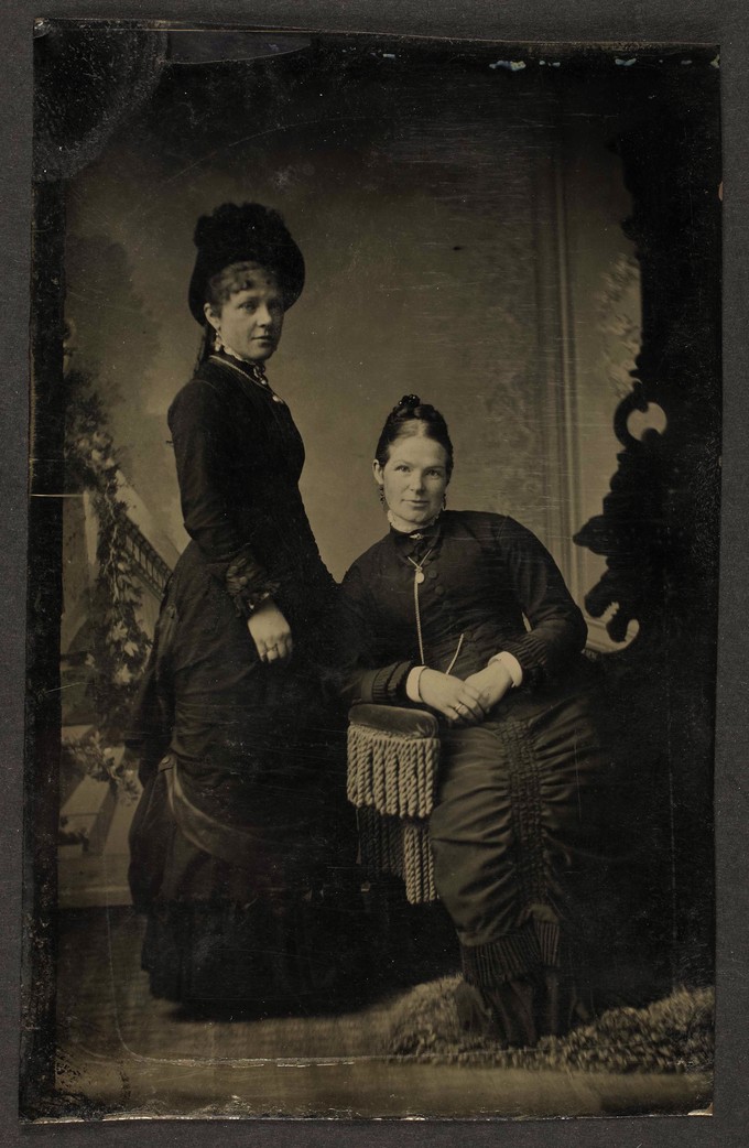 Theresa Bywater (1845-1909) and Clara Bywater (1849-1933) [mother and aunt of Theresa Bywater Peterkin]