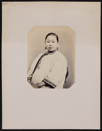 282. Leao-ya-Ichoé (18 ans) chinoise née à Couchon, frontal
