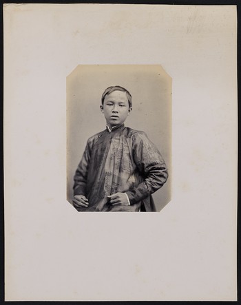 Ambassade Cochinchinoise à Paris, frontal. 168. Tran-van Luong (17 ans) fils du Préfet de Saigon